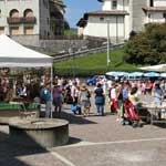 Oltre il Colle (A009) Gezellig-dorpsplein-OIC-150×150
