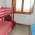 Oltre-il-Colle-(A083)-slaapkamer2-rood-150×150